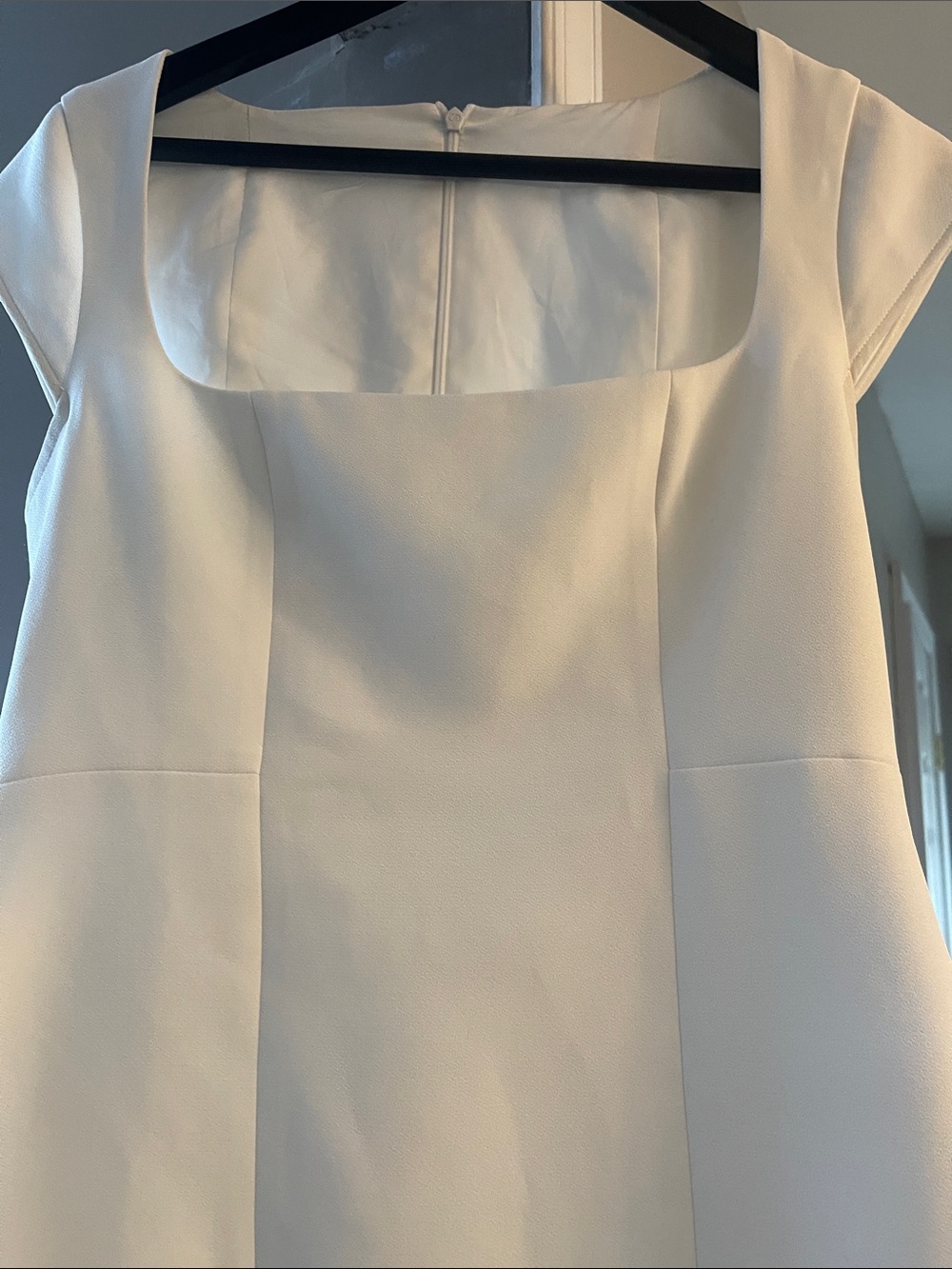 Lufeng Square-Neck White Mini Dress with Cap Sleeves - Picture 2 of 6
